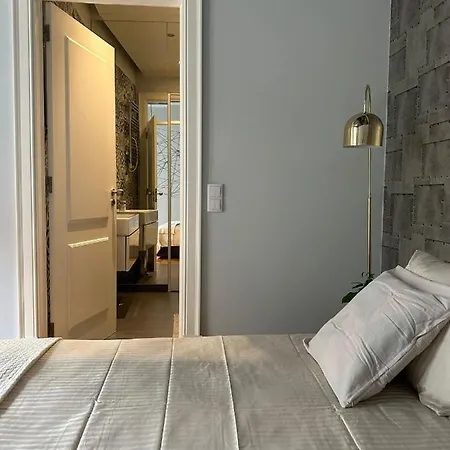 Com Banheiro Privativo No Centro De